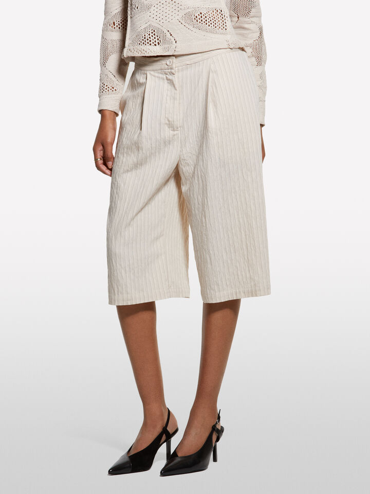 Cream white striped bermudas - women's shorts - Creamy White | Sisley image number 3